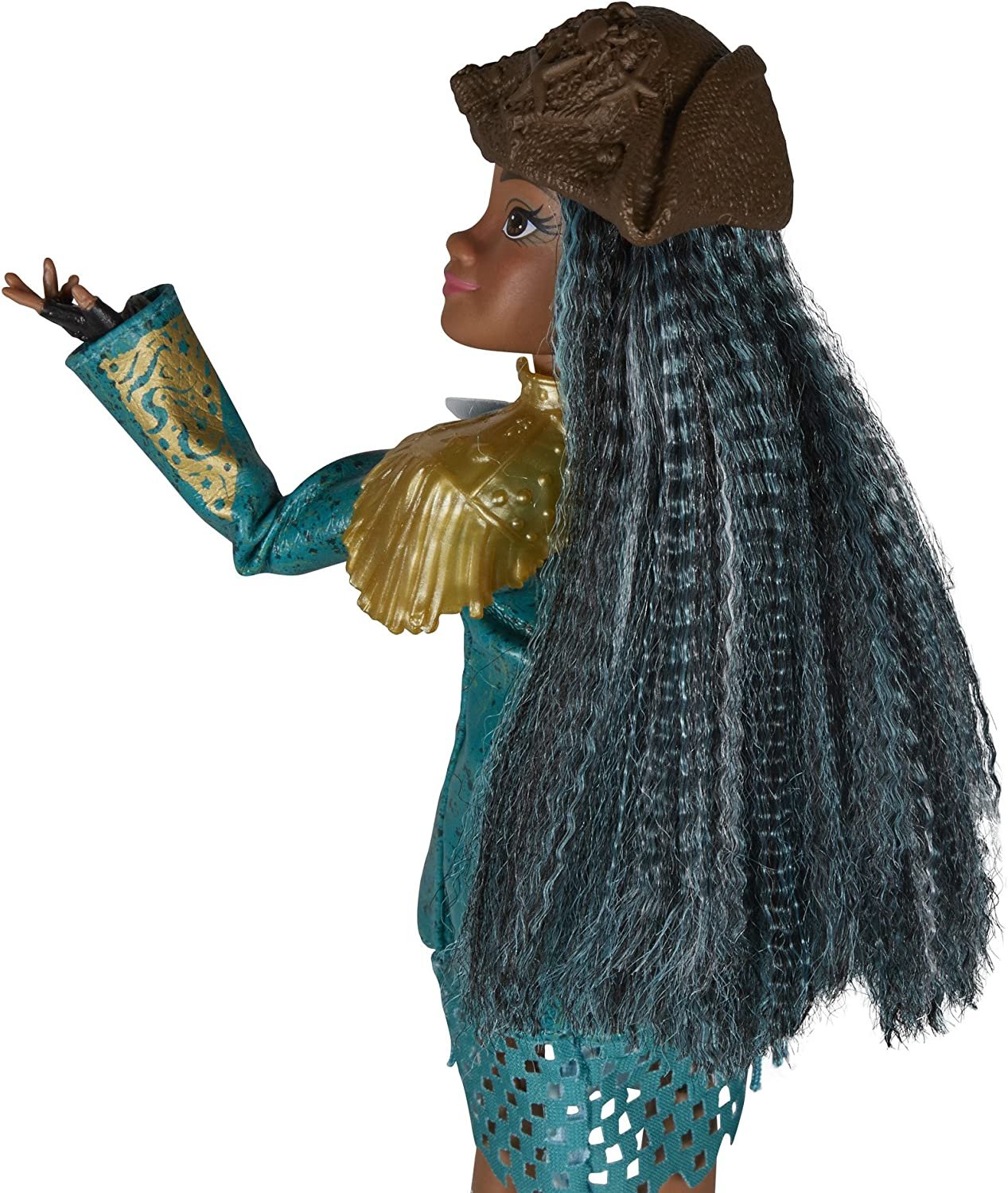 Disney Descendants 2 Uma Isle of the Lost Doll - Poseable Figure Dressed to Impress – Recreate Epic Adventures with Descendants Dolls Fashionable Villaness-in-Training with Fashions and Accessories