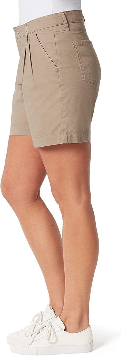 Gloria Vanderbilt Women's High Rise 6" Inseam Pleated Short