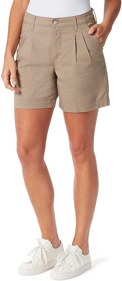 Gloria Vanderbilt Women's High Rise 6" Inseam Pleated Short
